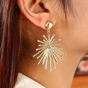 *LESSIE* Gold Irregular Star Shaped Fashion Earrings